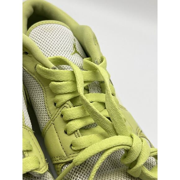 Air Jordan 1 Low Limelight Women’s Size 8 Dh9619-103 Line Green & White EUR39 - Picture 12 of 16